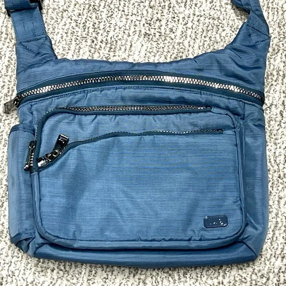 Lug infinity bag hotsell